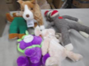 lot 245 image: 5 Medium Plush...