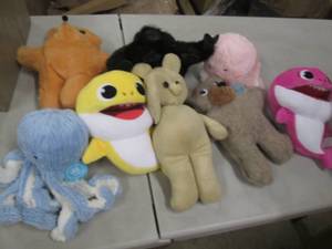 lot 246 image: 8 Plush Animals...