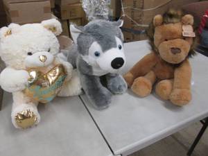lot 251 image: 3 Larger Plush Animals...