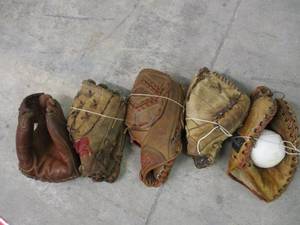 lot 3 image: 5 Vintage BaseballSoftball Gloves...