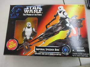 lot 32 image: Star Wars The Power of the Force Im...
