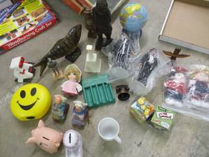 lot 38 image: Household Vintage Decorations...