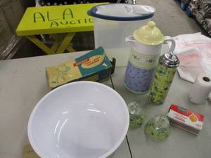 lot 62 image: Vintage KitchenCooking Items...