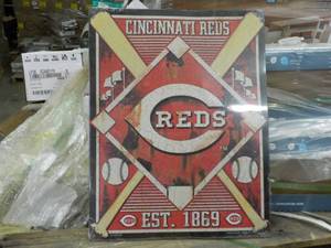 lot 114 image: Cincinnati Reds Metal Sign 12 x 16...