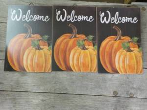 lot 144 image: 3 Welcome Pumpkin Signs...