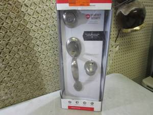 lot 29 image: (EW6) Kwikset Front Entry Door Hard...