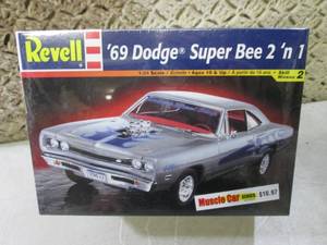 lot 44 image: (C-4) Revell 69 Dodge Super Bee 2 ...