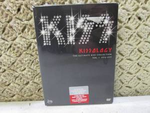 lot 47 image: (EC1) Kiss Kissology The Ultimate K...