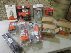 lot 49 image: (RM1) Assorted Door Hardware Knobs ...