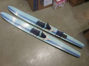 lot 63 image: (RMDR) Vintage Pair Riviera Wood Wa...