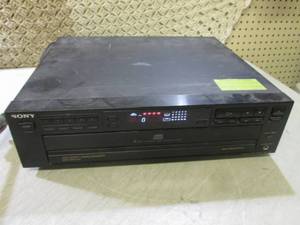 lot 76 image: (RM5) Sony Compact Disc Player CDP-...