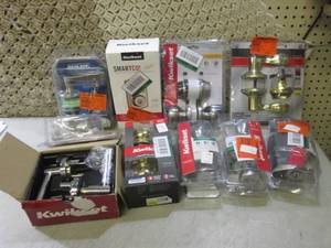 lot 91 image: (D-1) Assorted Door Hardware Knobs...