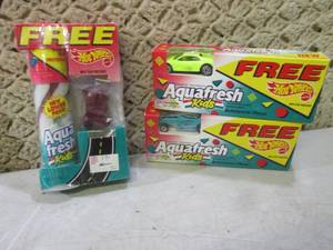 lot 118 image: (CSB) Collectible Hot Wheels...