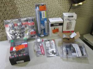 lot 120 image: (A-4) Assorted Door Hardware...