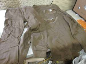 lot 124 image: (F-0) 3 Polypropelene Tops 1 Bottom...