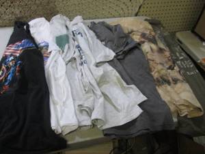 lot 126 image: (CSB) Assorted T-Shirts Size L XL a...