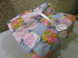 lot 142 image: (D-2) Homemade Twin Size Blanket...