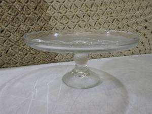lot 144 image: (F-0) Glass Cake Dish...