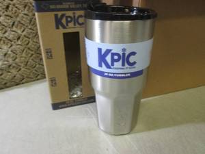 lot 181 image: (F-1) Lot of 6 - 30 ounce K Pic Dou...