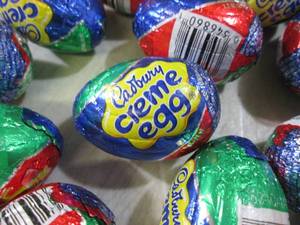 lot 230 image: (B-1) 24 Cadbury Creme Eggs ...