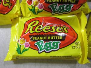 lot 236 image: (B-1) 24 Reeses Peanut Butter Eggs ...