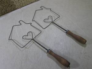 lot 254 image: (B-1) Lot of 2 Vintage Cleaning Pad...