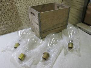 lot 265 image: (F-3) Small Vintage Wood Crate with...