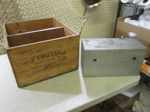 lot 269 image: (RM1) Vintage Wood Ammo Crate 17 3...