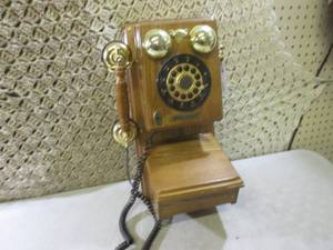 lot 280 image: (RM3) Retro Wall Phone Limited Edit...