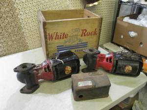 lot 283 image: (RMC) Vintage Wood Beverage Crate a...