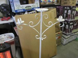 lot 285 image: (RMBC) Metal Floor Stand Candle Hol...