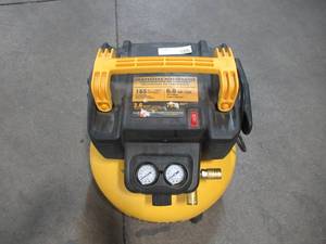 DEWALT 6 Gal. 165 PSI Electric Pancake Air Compressor DWFP55126