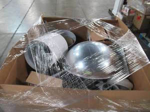 WHOLESALE MIXED PALLET OF MISCELLANEOUS LAMPS, BOOKS, HOME DECOR AND SUPPLIES