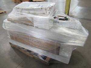 WHOLESALE MIXED PALLET OF MISCELLANEOUS BATHROOM TOWEL FIXTURES, RODS AND MORE