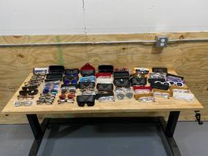 lot 33 image: Lot of Various Sun GlassesGlasses and Cases