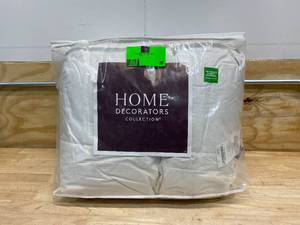 lot 38 image: HOME DECORATORS COLLECTION Medium Weight Down White Cotton FullQueen Comforter