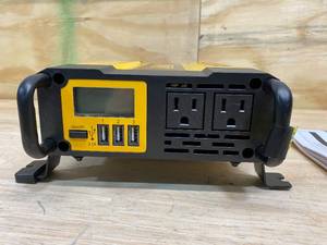 lot 69 image: DEWALT 1000-Watt Power Inverter