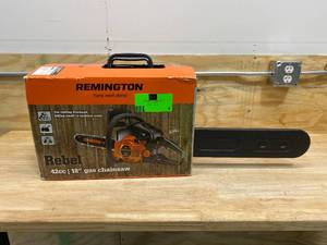 lot 6 image: REMINGTON RM4218CS 18 42cc Gas Chain Saw Regular price