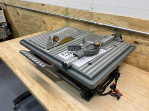 lot 87 image: RIDGID 6.5 Amp Corded 7 in. Table Top Wet Tile Saw