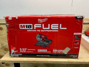 lot 98 image: MILWAUKEE M18 FUEL 18-Volt Lithium-Ion Brushless Cordless 10 in. Dual Bevel Sliding Compound Miter Saw Kit W(1) 9.0Ah Battery
