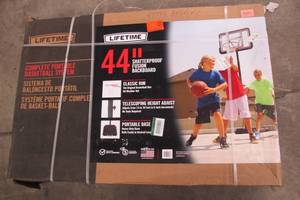 lot 14 image: 44 in. Portable Fusion Basketball System