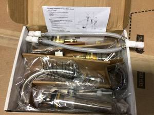 Windemere 8 in. Widespread 2-Handle Bathroom Faucet with Metal Drain Assembly in Stainless by Delta in good condition&nbsp