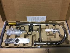 Sous Pro-Style Single-Handle Pull-Down Sprayer Kitchen Faucet in Vibrant Stainless by&nbsp KOHLER in good condition&nbsp