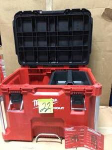 PACKOUT 22 in. Rolling Tool Box by Milwaukee in good condition&nbsp