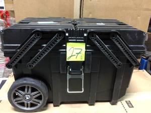 25 in. Cantilever Rolling Tool Box by Husky in good condition&nbsp