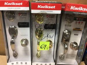 Montara Satin Nickel Single Cylinder Door Handleset with Juno Entry Door Knob Featuring SmartKey Security by Kwikset in good condition&nbsp