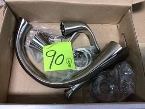 Lahara 2-Handle Deck-Mount Roman Tub Faucet Trim Kit Only in Stainless (Valve Not Included) by Delta in good condition&nbsp