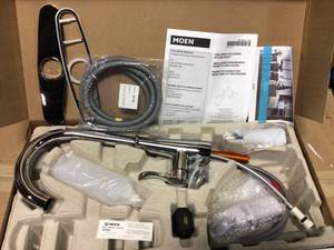 Moen Hadley Chrome 1-Handle Deck Mount Pull-Down Handle Kitchen Faucet (Deck Plate Included) in good condition&nbsp