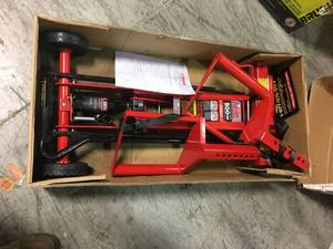 HDL 500 Lawn Mower Lift by MoJack in good condition