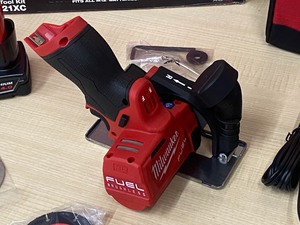 lot 2 image: Milwaukee 3 Compact Cut-Off Tool Kit